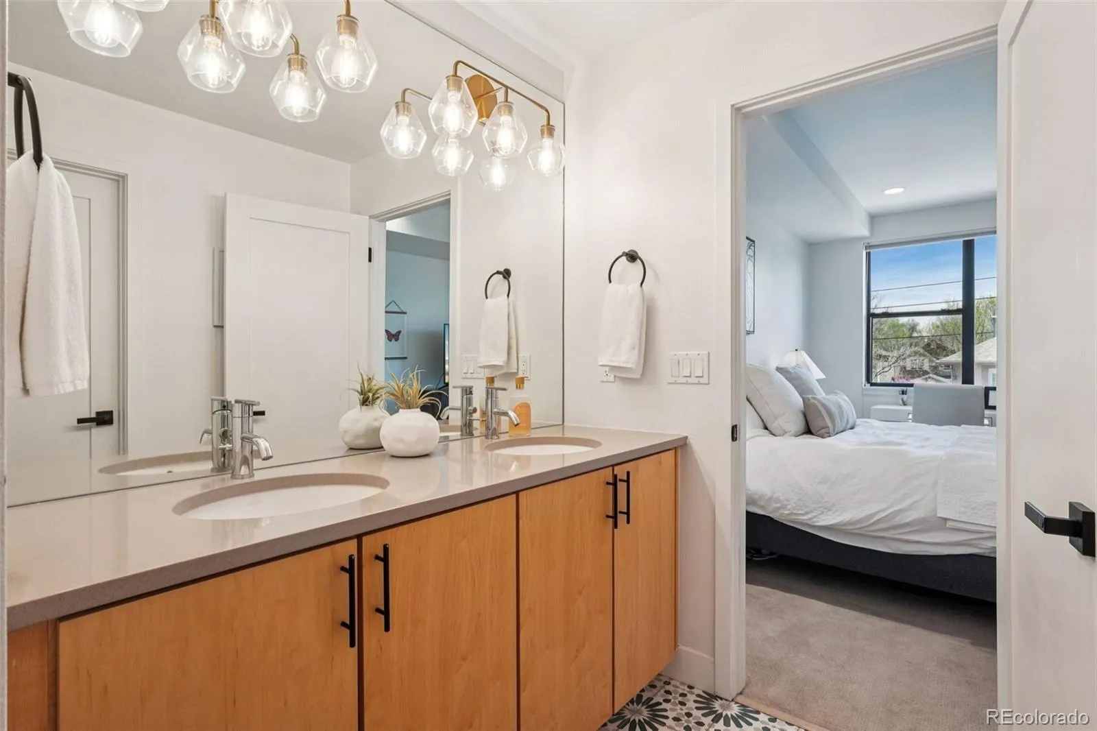 04142026193538 1600 18