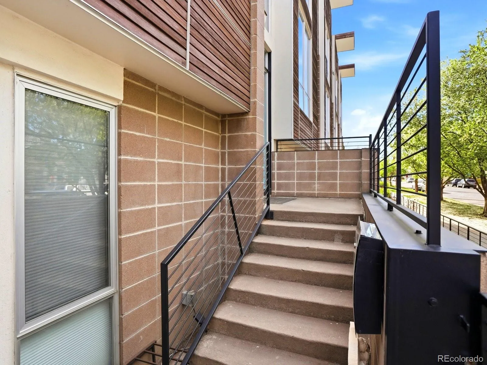 471 24th Street Denver CO 80205 MLS #REC5387540 05072026054853 1600 4
