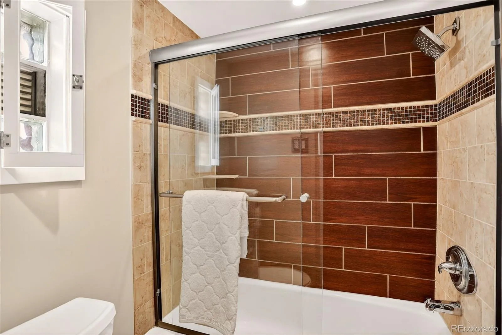 04182026220253 1600 21