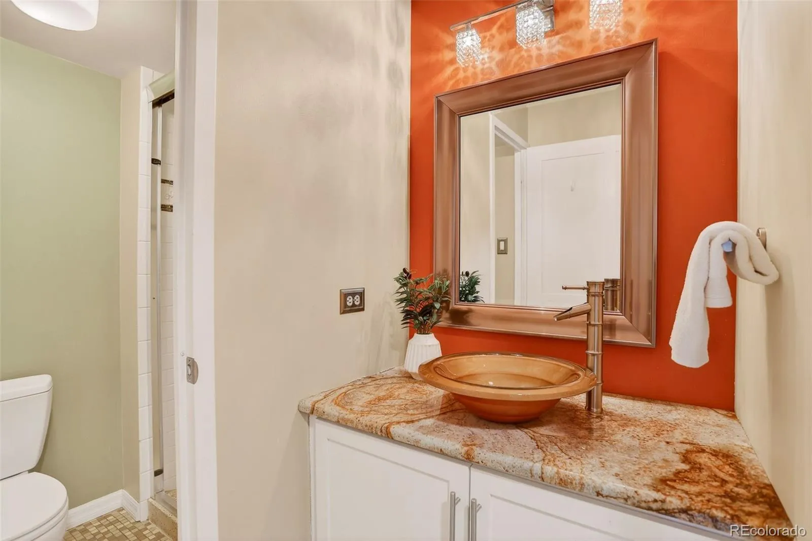 04182026220253 1600 24