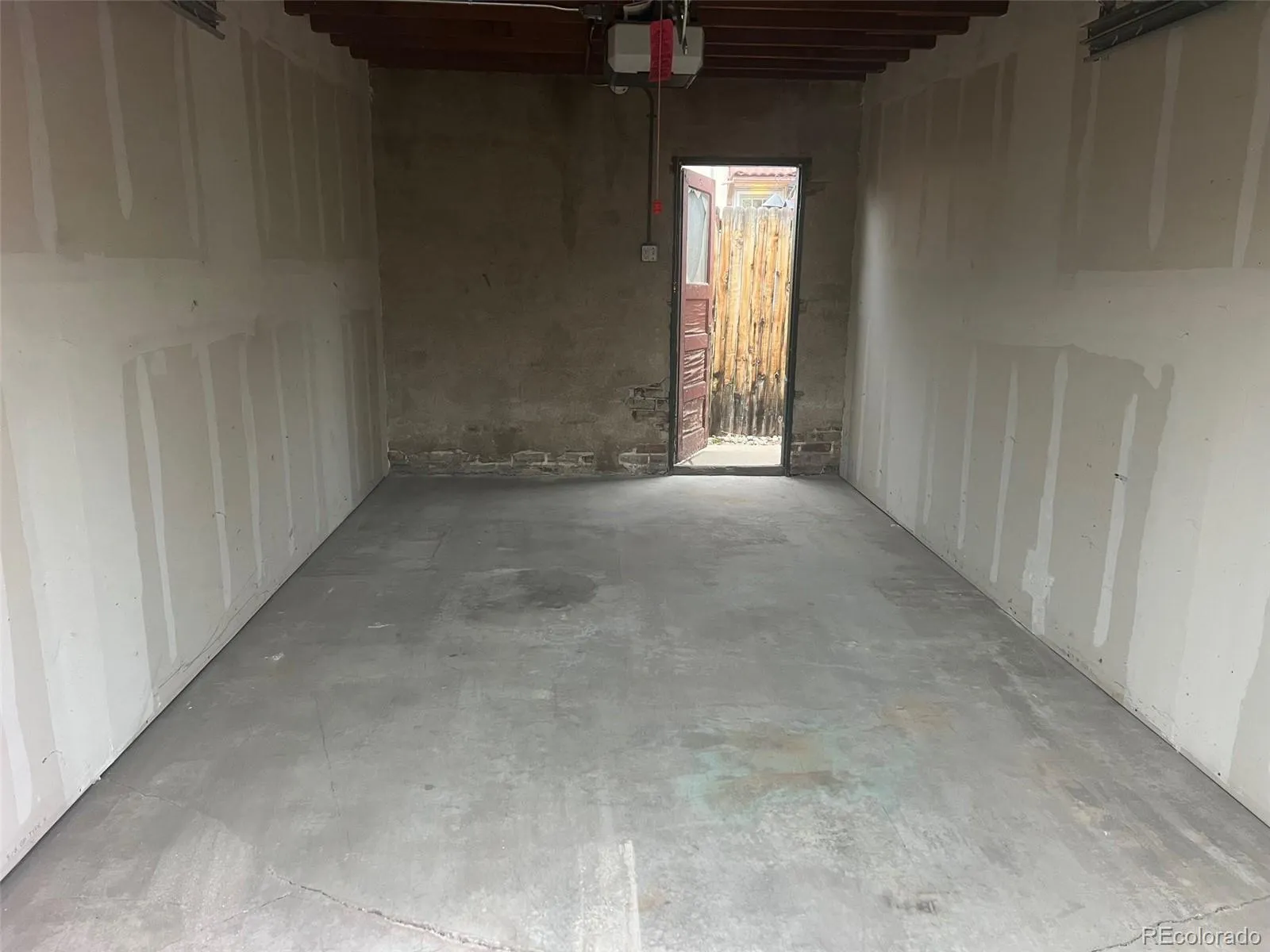 04122026012131 1600 21