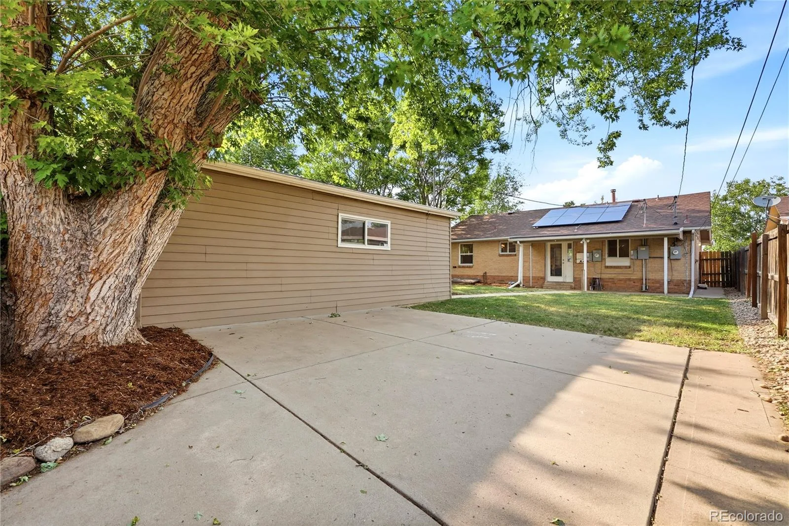 5520 E Thrill Place Denver CO 80207 MLS #REC5400806 07092026163958 1600 29