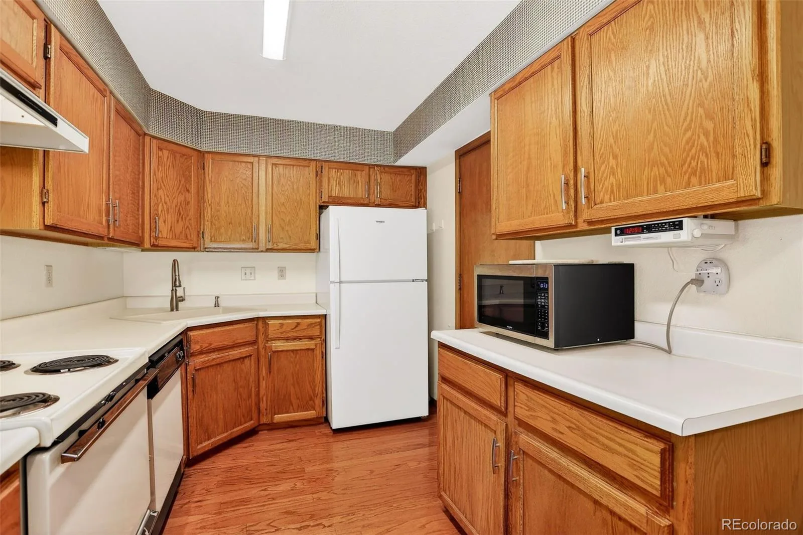 9157 W Cedar Drive #1 Lakewood CO 80226 | MLS #REC5401280 08142026185025 1600 14