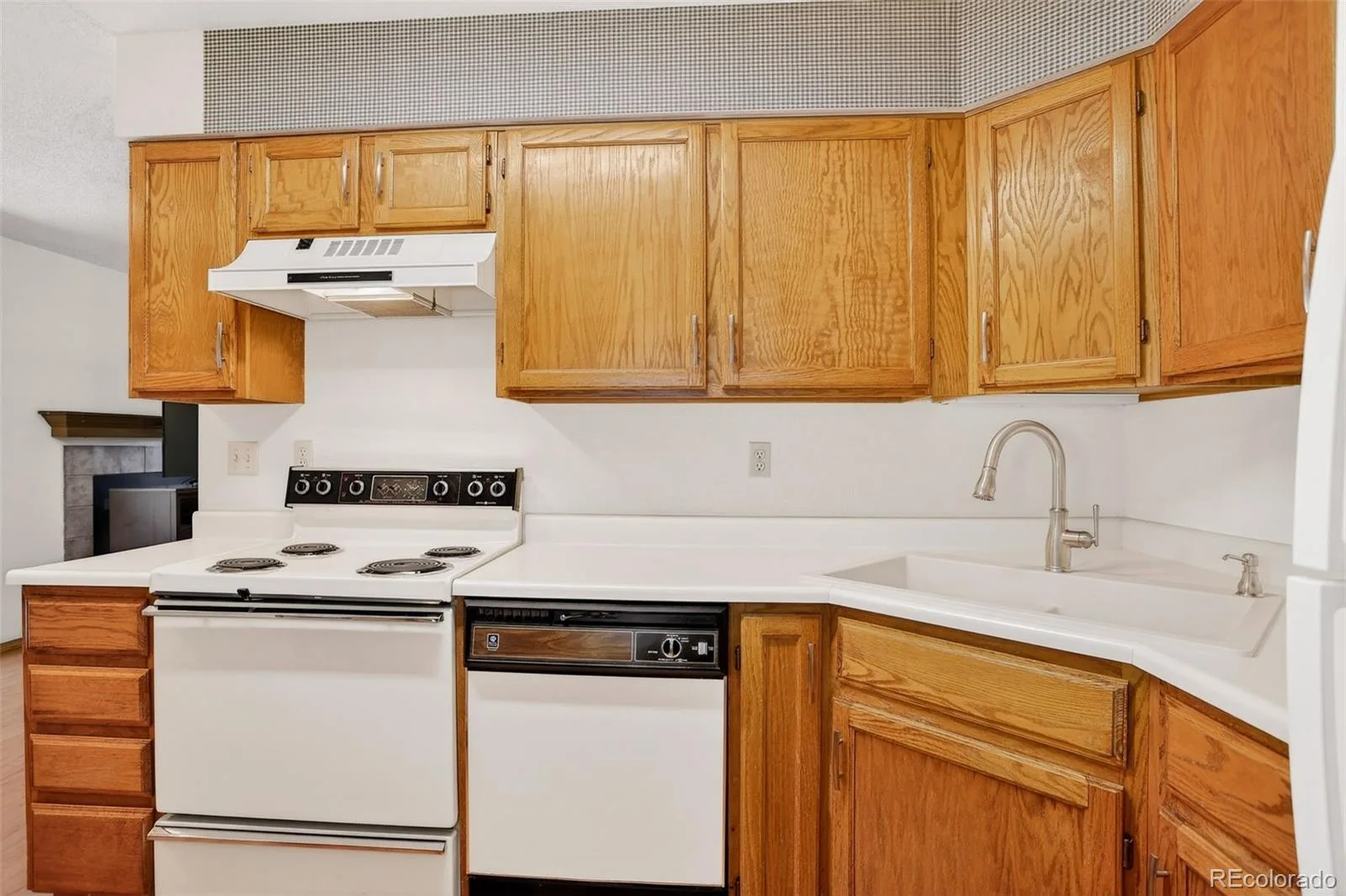 9157 W Cedar Drive #1 Lakewood CO 80226 | MLS #REC5401280 08142026185025 1600 15