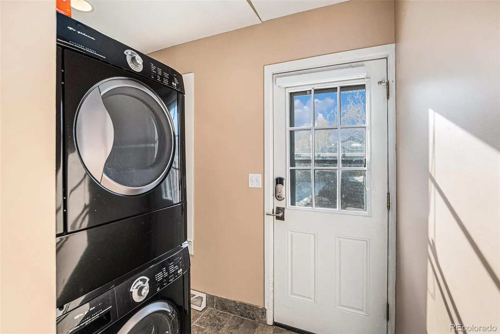 10022025013743 1600 16