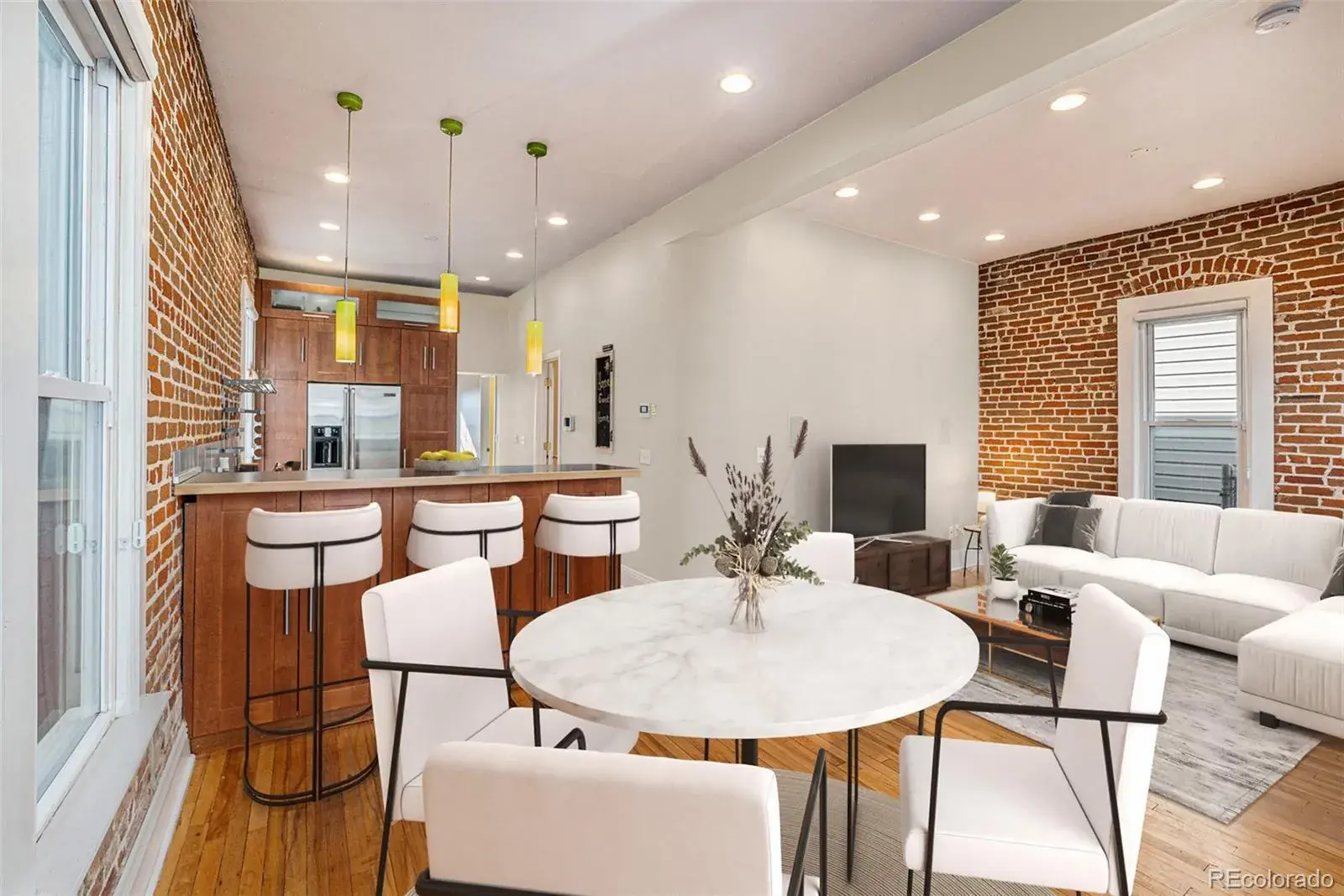 10022025013743 1600 6