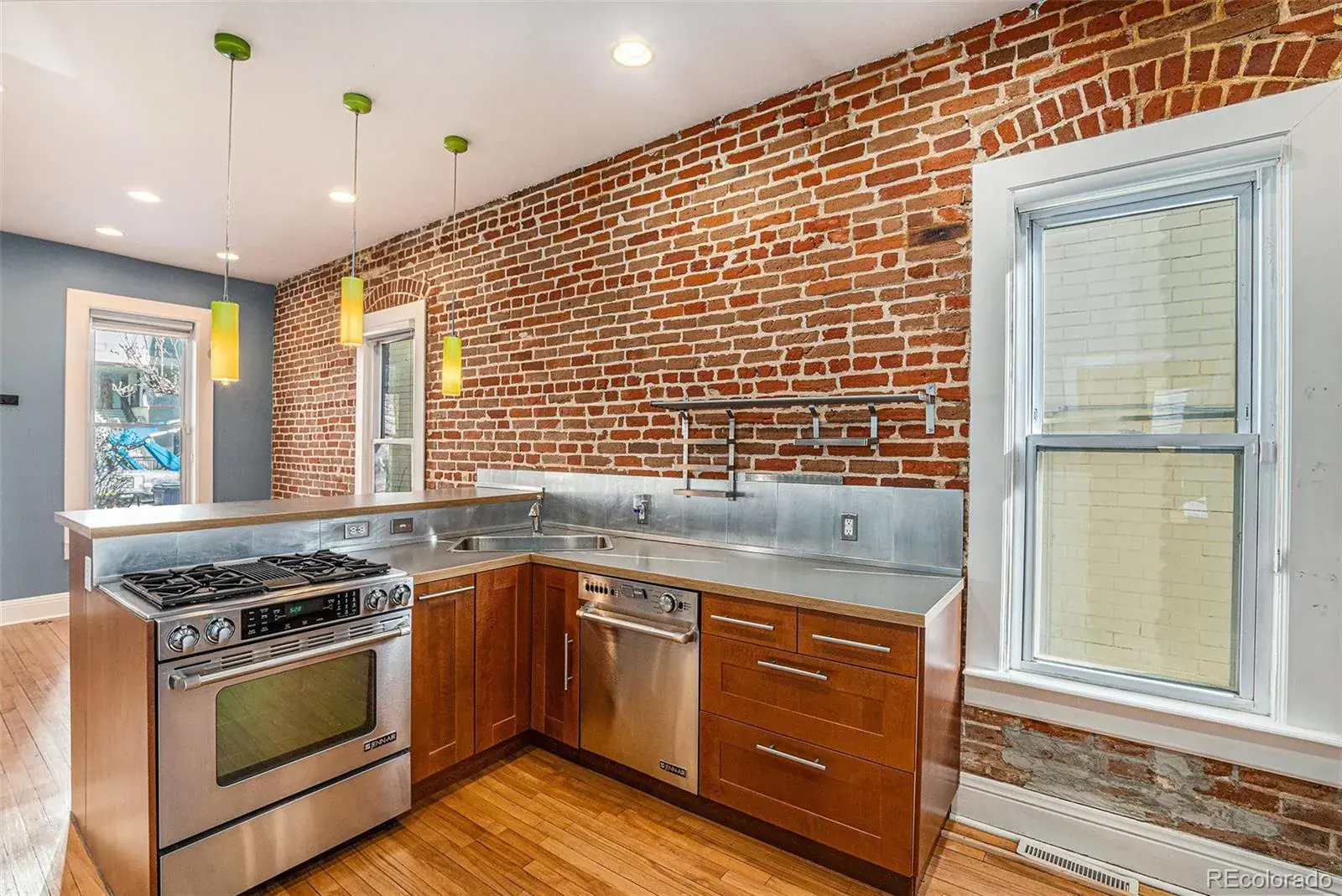 10022025013743 1600 8