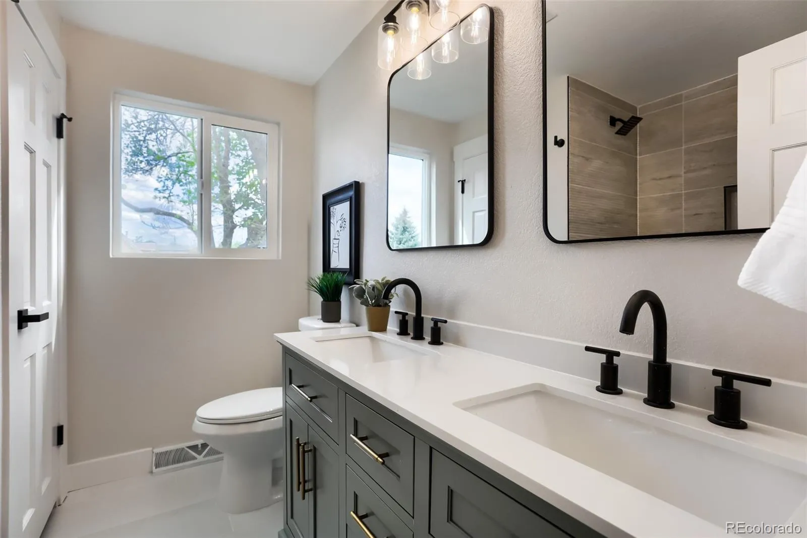 04172026234326 1600 15