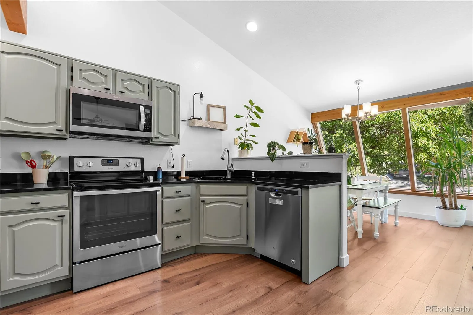 12039 W 52nd Place #2 Arvada CO 80002 MLS #REC5410513 05152026195914 1600 8