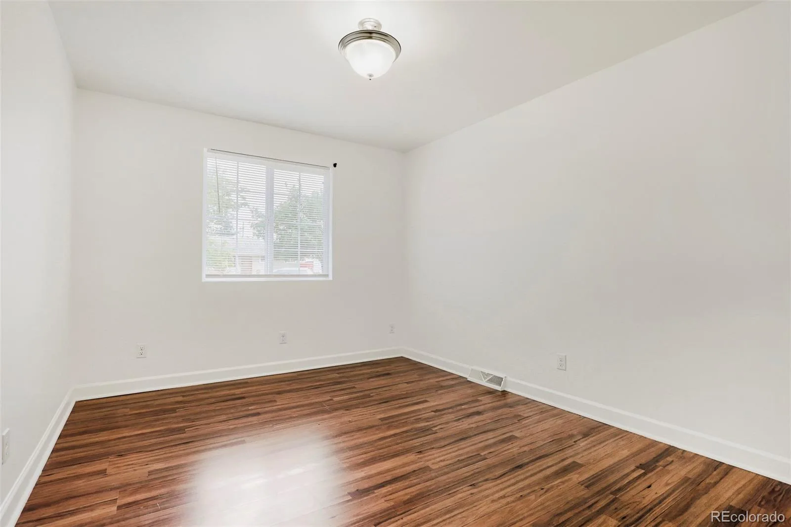 810 Oswego Street Aurora CO 80010 | MLS #REC5415417 08212026222727 1600 11