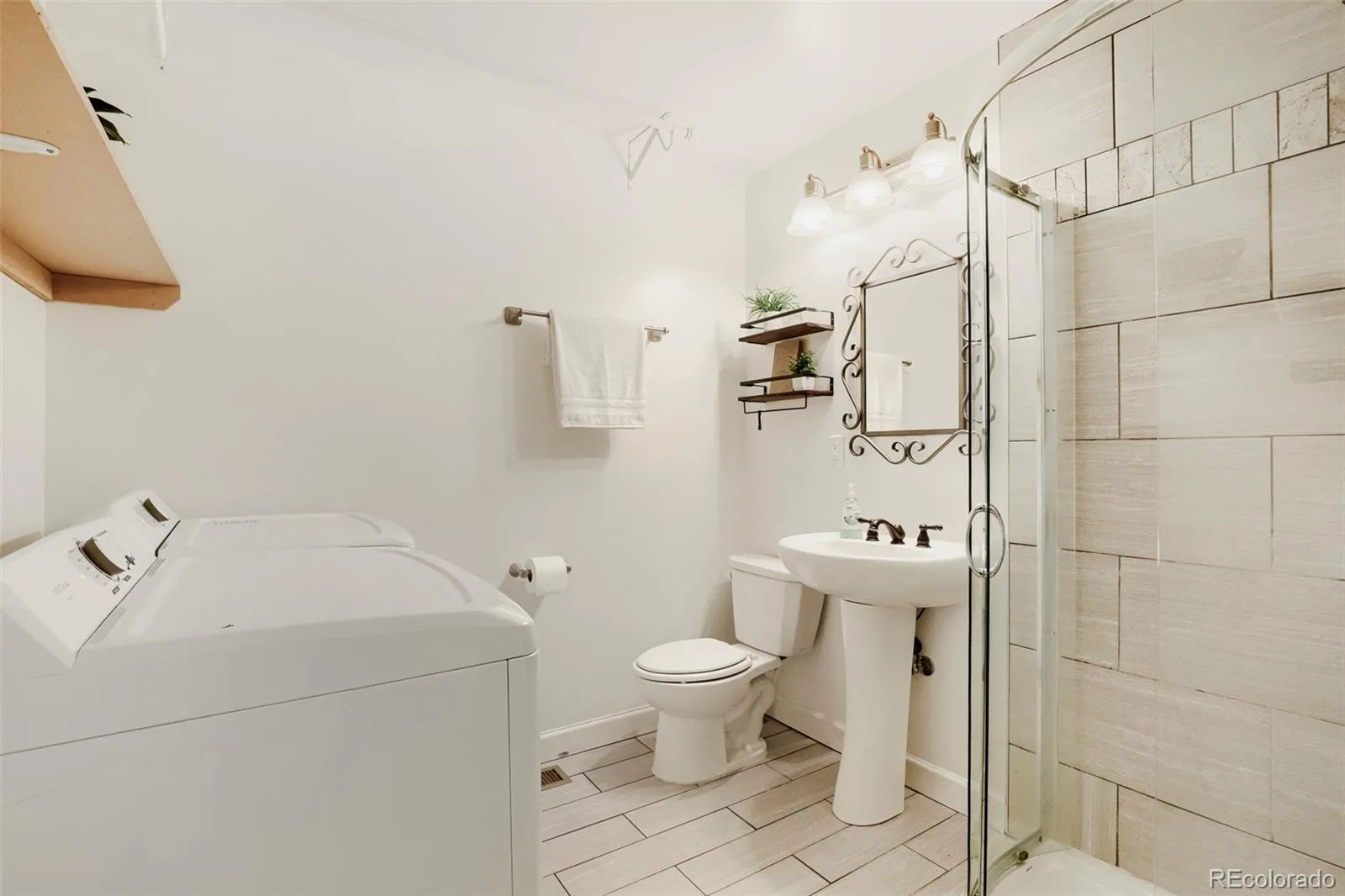 810 Oswego Street Aurora CO 80010 | MLS #REC5415417 08212026222727 1600 19