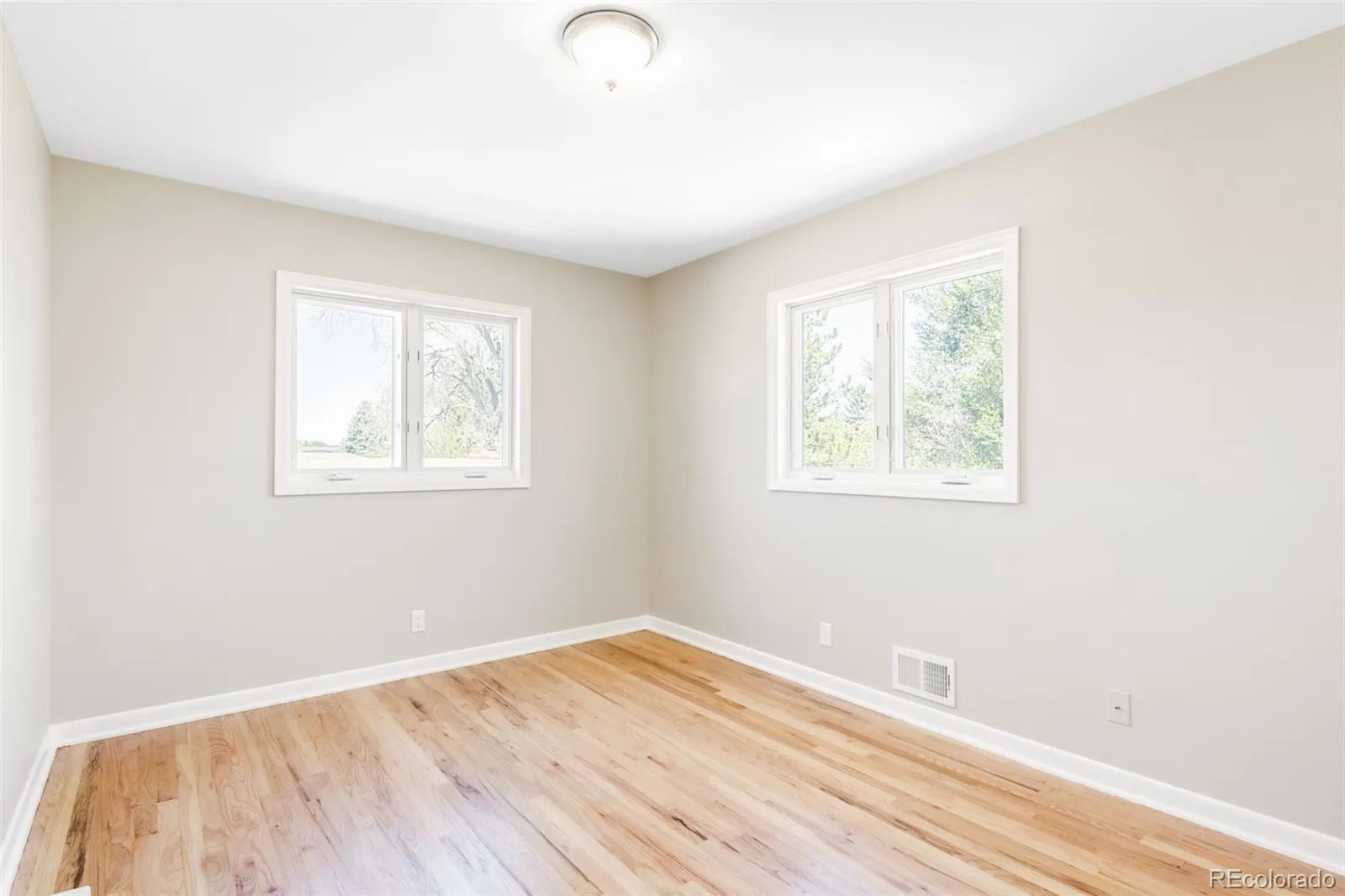 6570 S High Street Centennial CO 80121 MLS #REC5417607 06122026215615 1600 27