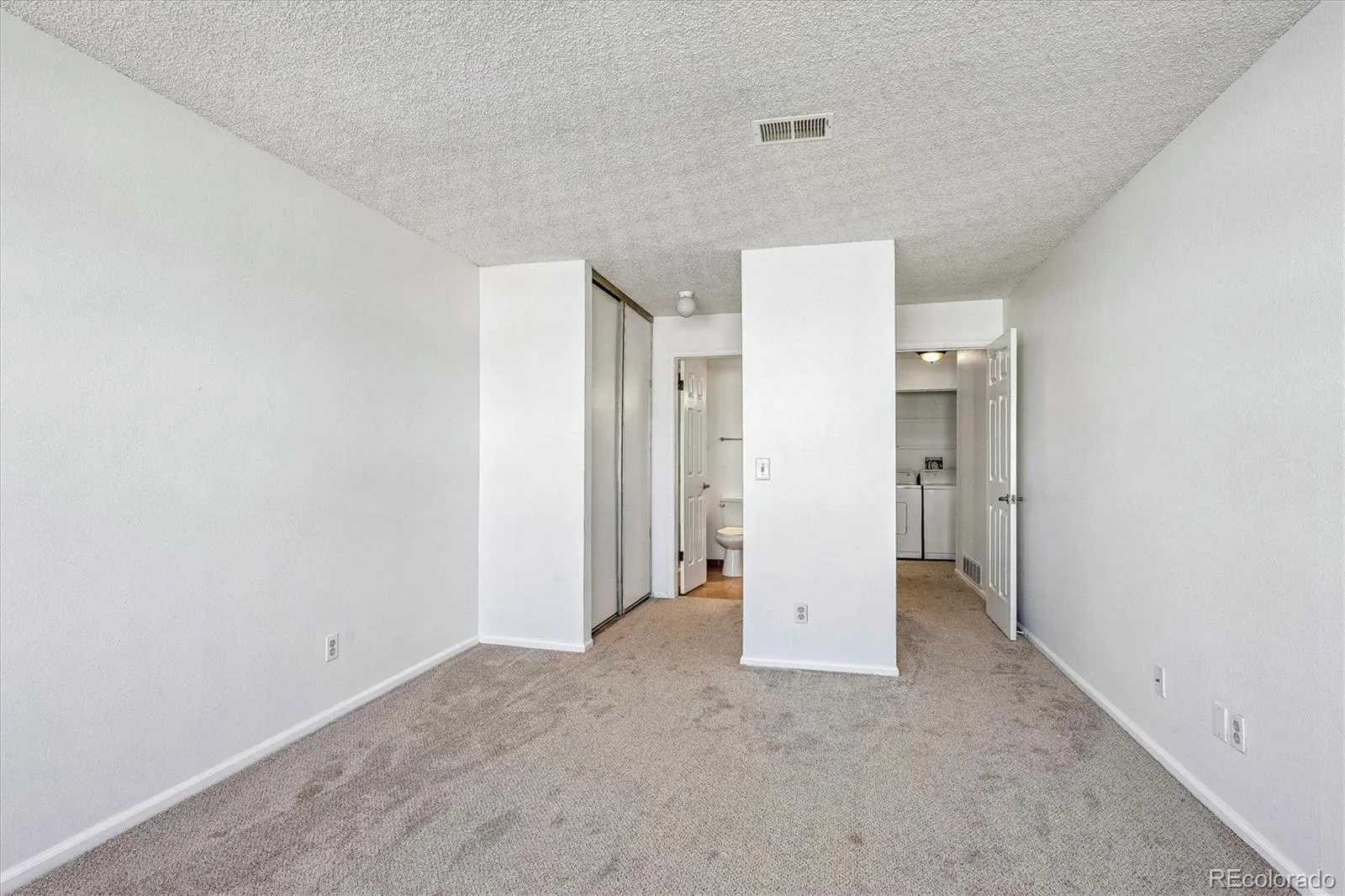12583 E Pacific Circle #D Aurora CO 80014 MLS #REC5418440 05212026184359 1600 19