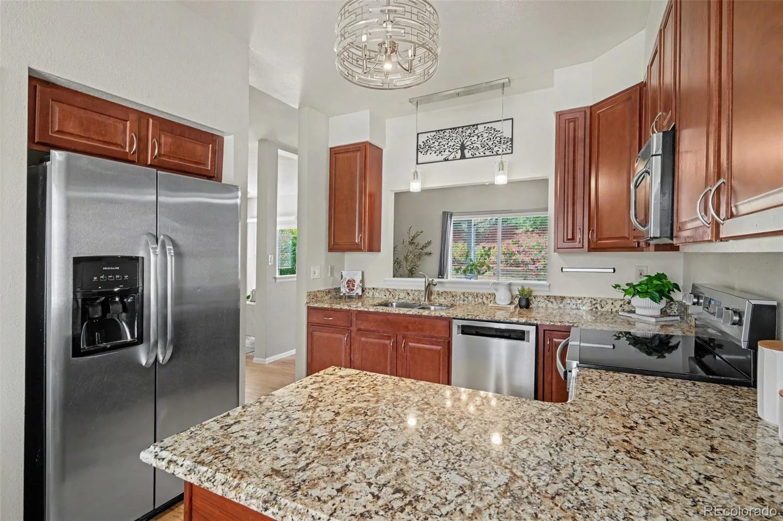 3805 W Union Avenue Denver CO 80236 MLS #REC5420621 06252026141754 1600 14
