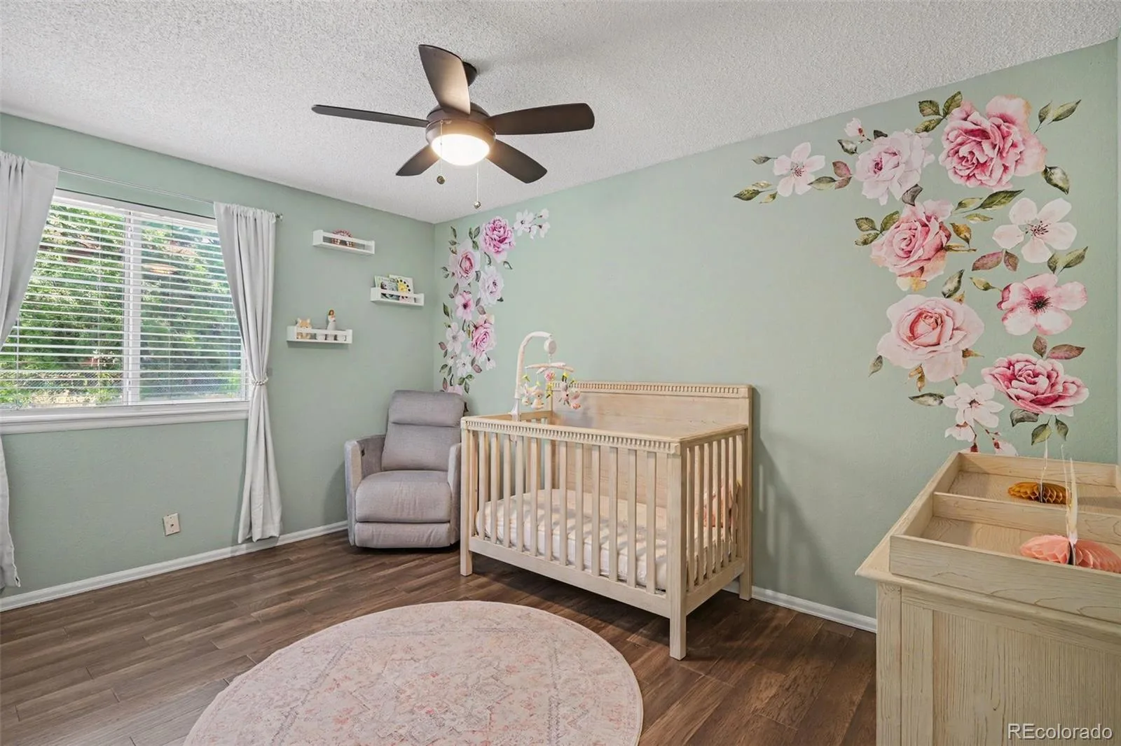 3805 W Union Avenue Denver CO 80236 MLS #REC5420621 06252026141754 1600 24