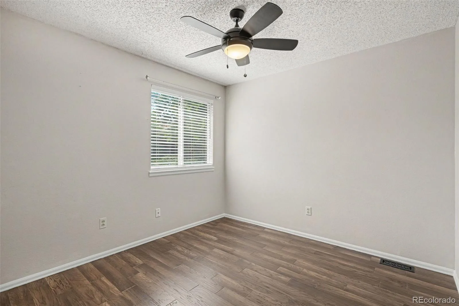 3805 W Union Avenue Denver CO 80236 MLS #REC5420621 06252026141754 1600 25