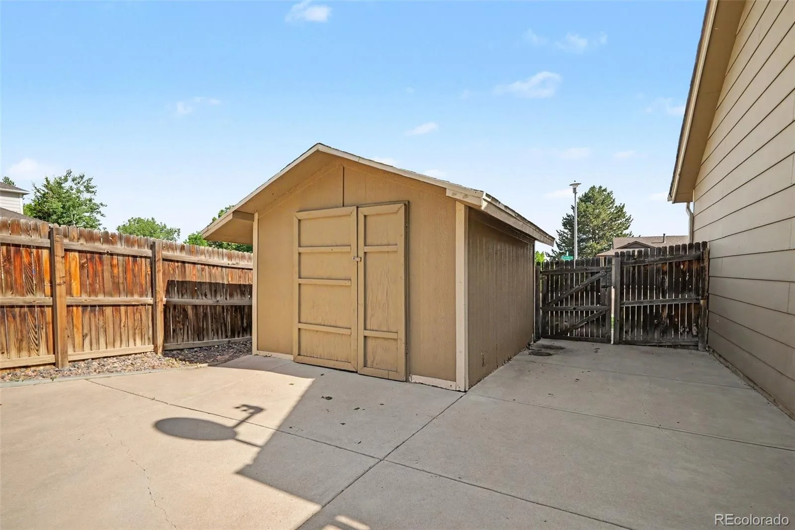 3805 W Union Avenue Denver CO 80236 MLS #REC5420621 06252026141754 1600 34