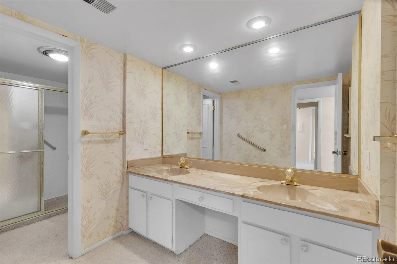 3511 S Hillcrest Drive #4 Denver CO 80237 | MLS #REC5422015 08042026204605 1600 14