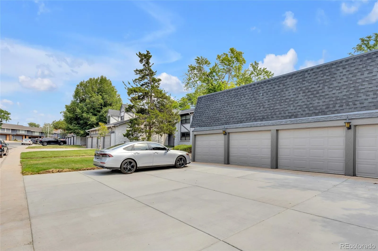 3511 S Hillcrest Drive #4 Denver CO 80237 | MLS #REC5422015 08042026204605 1600 29