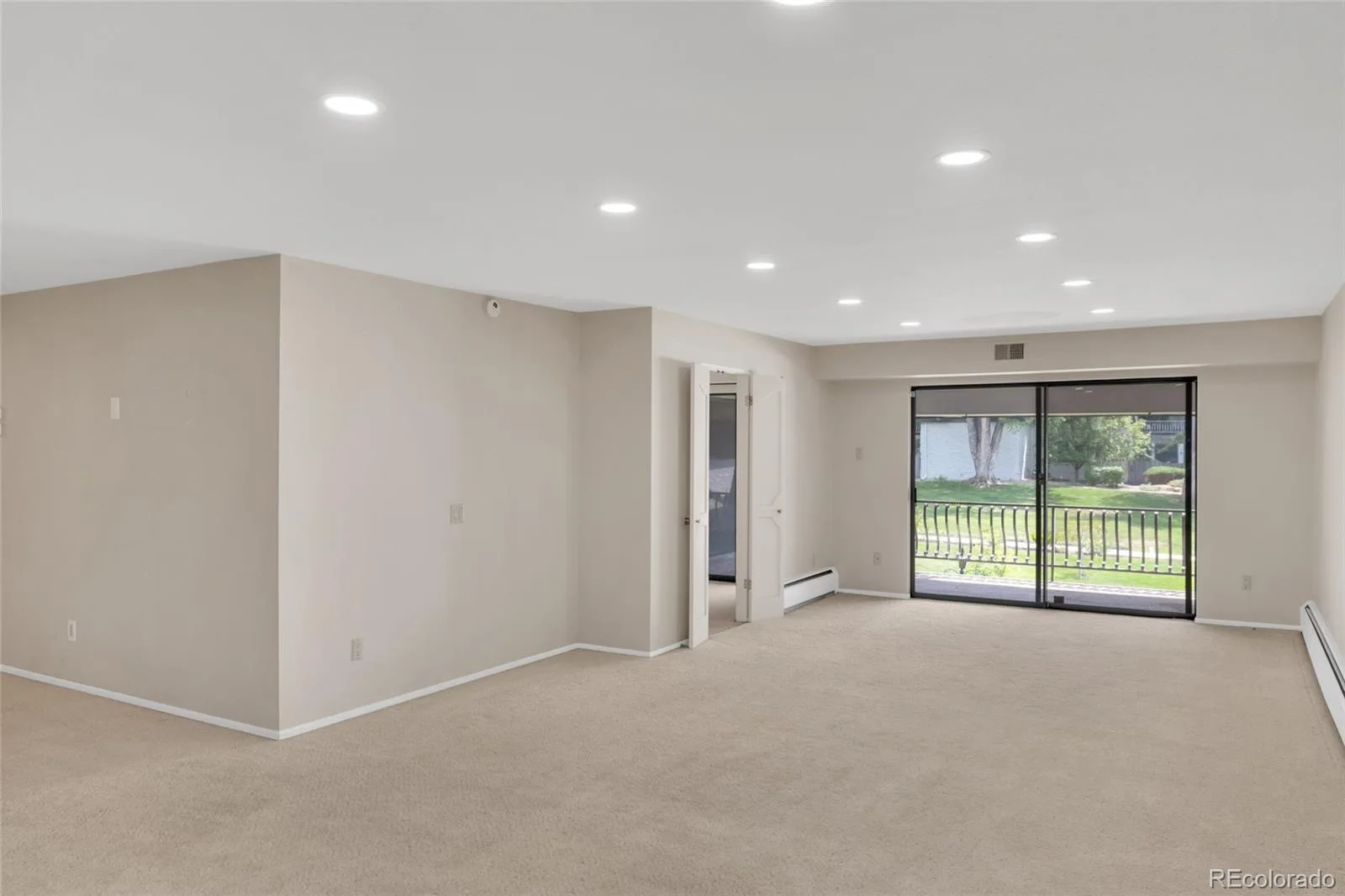 3511 S Hillcrest Drive #4 Denver CO 80237 | MLS #REC5422015 08042026204605 1600 4