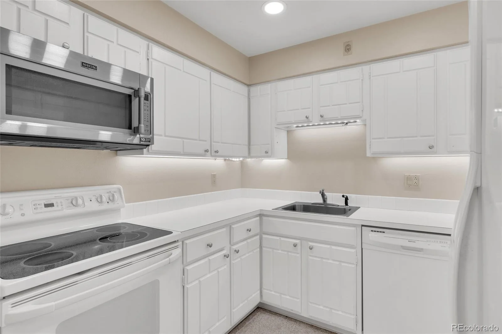 3511 S Hillcrest Drive #4 Denver CO 80237 | MLS #REC5422015 08042026204605 1600 7