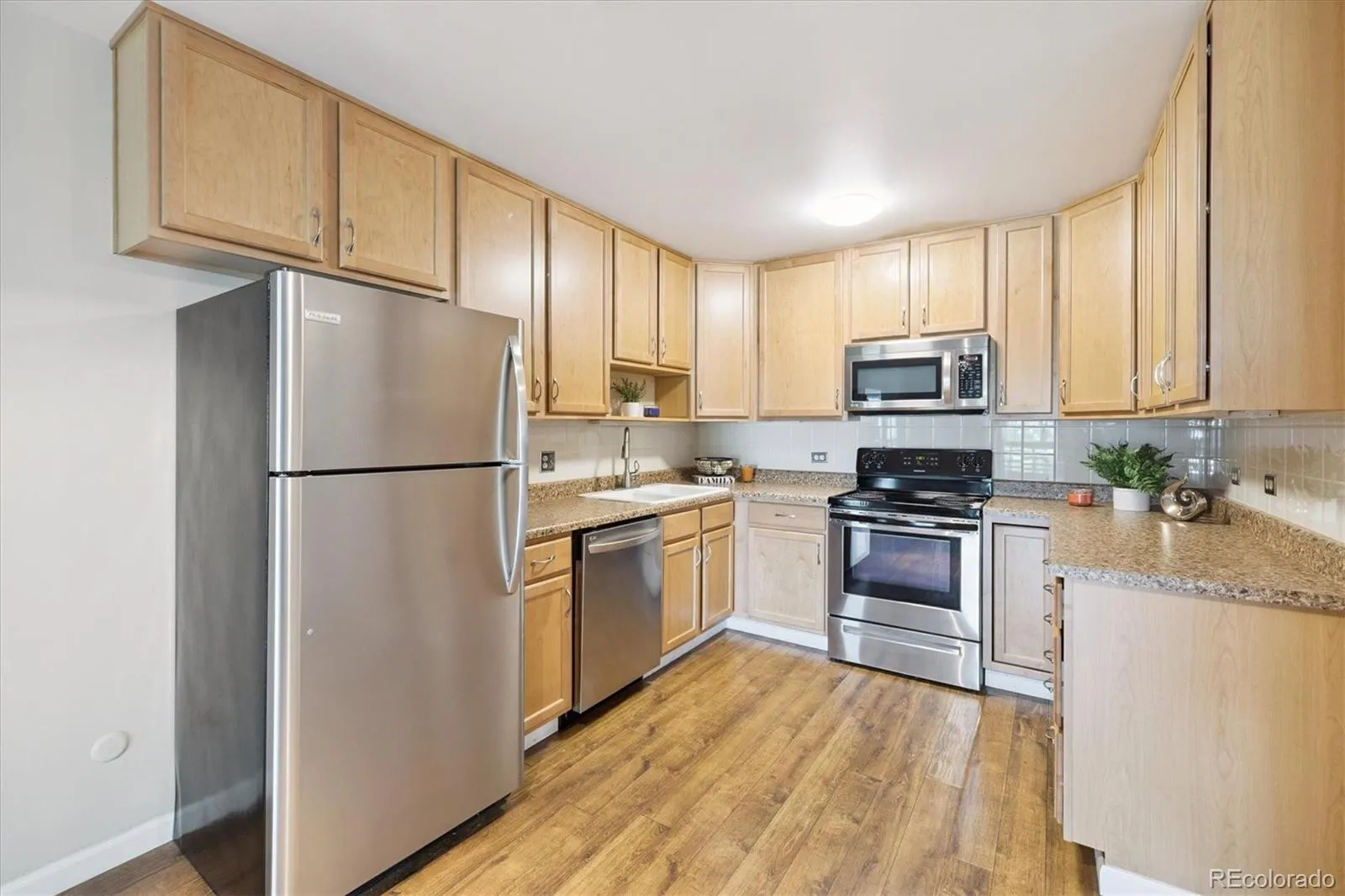 9155 E Center Avenue #2D Denver CO 80247 MLS #REC5426225 04062026191654 1600 2