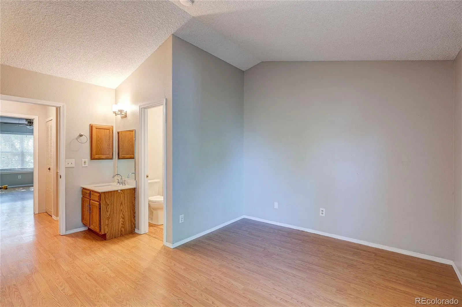 10268 W Dartmouth Avenue Lakewood CO 80227 | MLS #REC5429330 06182026202643 1600 13