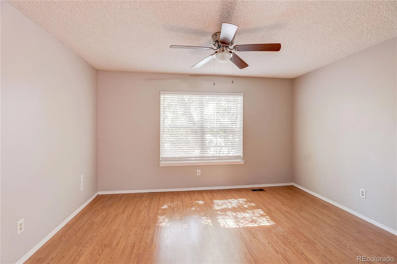 10268 W Dartmouth Avenue Lakewood CO 80227 | MLS #REC5429330 06182026202643 1600 20