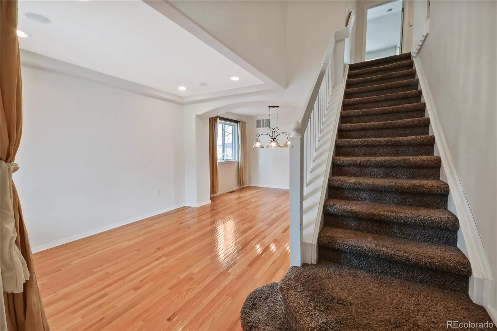 4812 N Silverlace Drive Castle Rock CO 80109 | MLS #REC5430108 07282026141646 1600 5