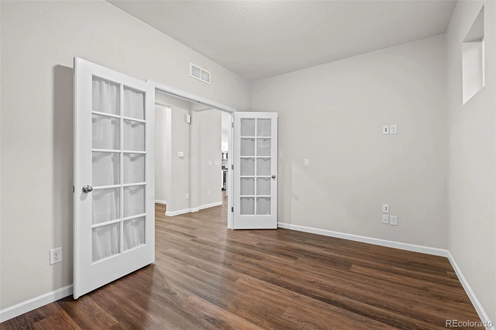 639 N Waterloo Court Aurora CO 80018 | MLS #REC5430177 08272026140418 1600 24