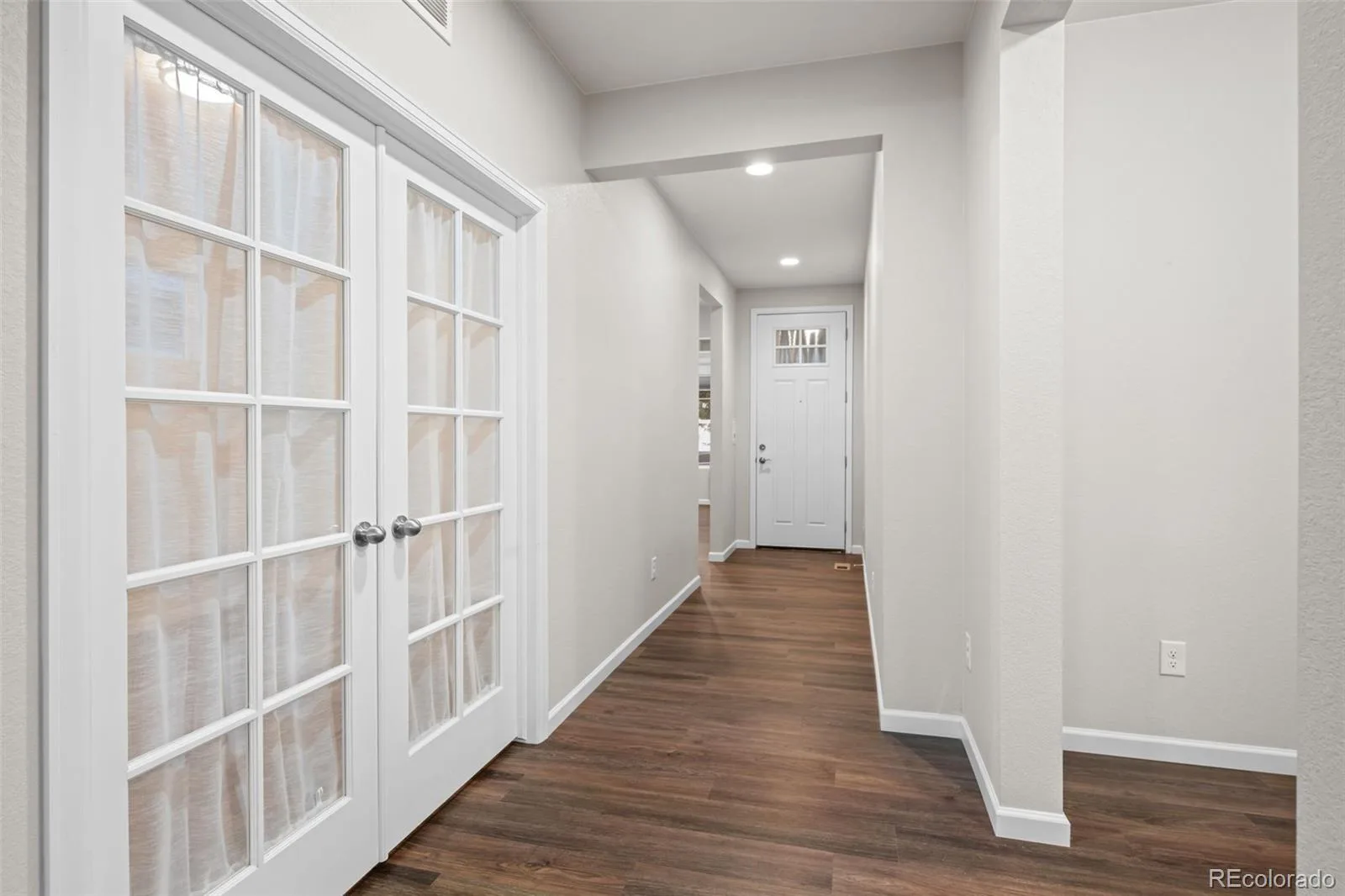 639 N Waterloo Court Aurora CO 80018 | MLS #REC5430177 08272026140418 1600 25