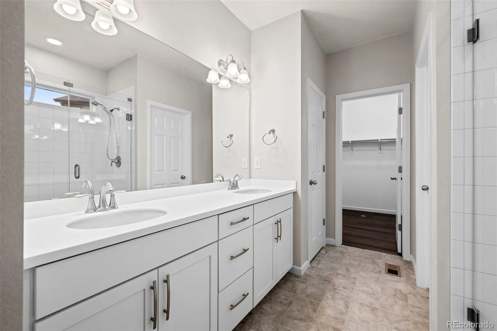 639 N Waterloo Court Aurora CO 80018 | MLS #REC5430177 08272026140418 1600 27
