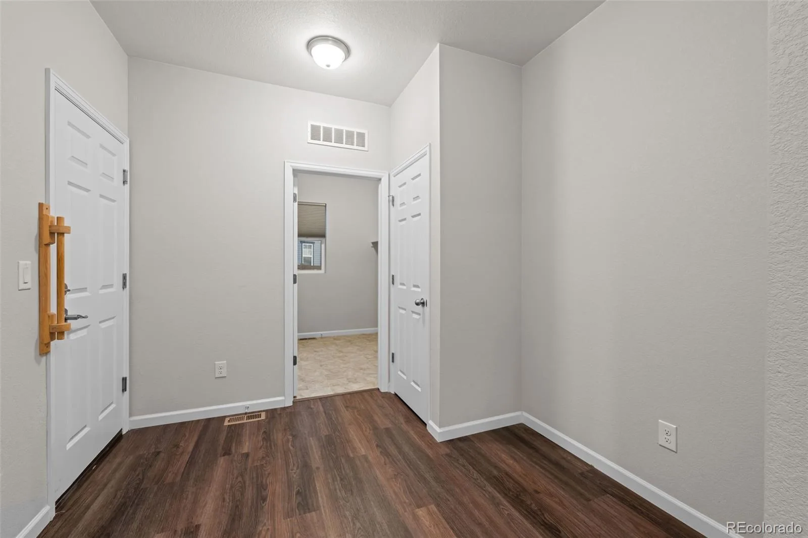 639 N Waterloo Court Aurora CO 80018 | MLS #REC5430177 08272026140418 1600 34