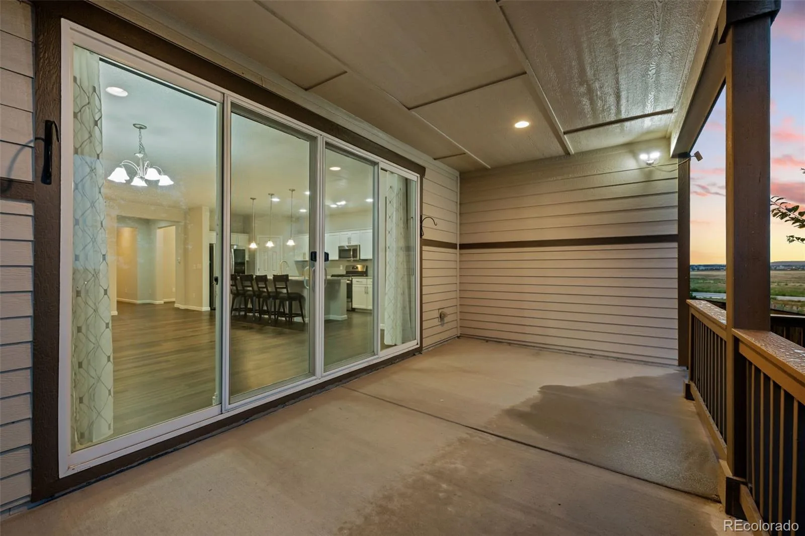 639 N Waterloo Court Aurora CO 80018 | MLS #REC5430177 08272026140418 1600 38