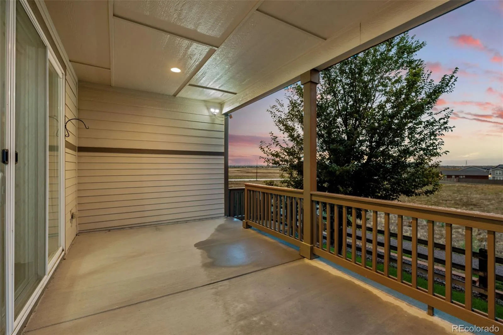 639 N Waterloo Court Aurora CO 80018 | MLS #REC5430177 08272026140418 1600 39