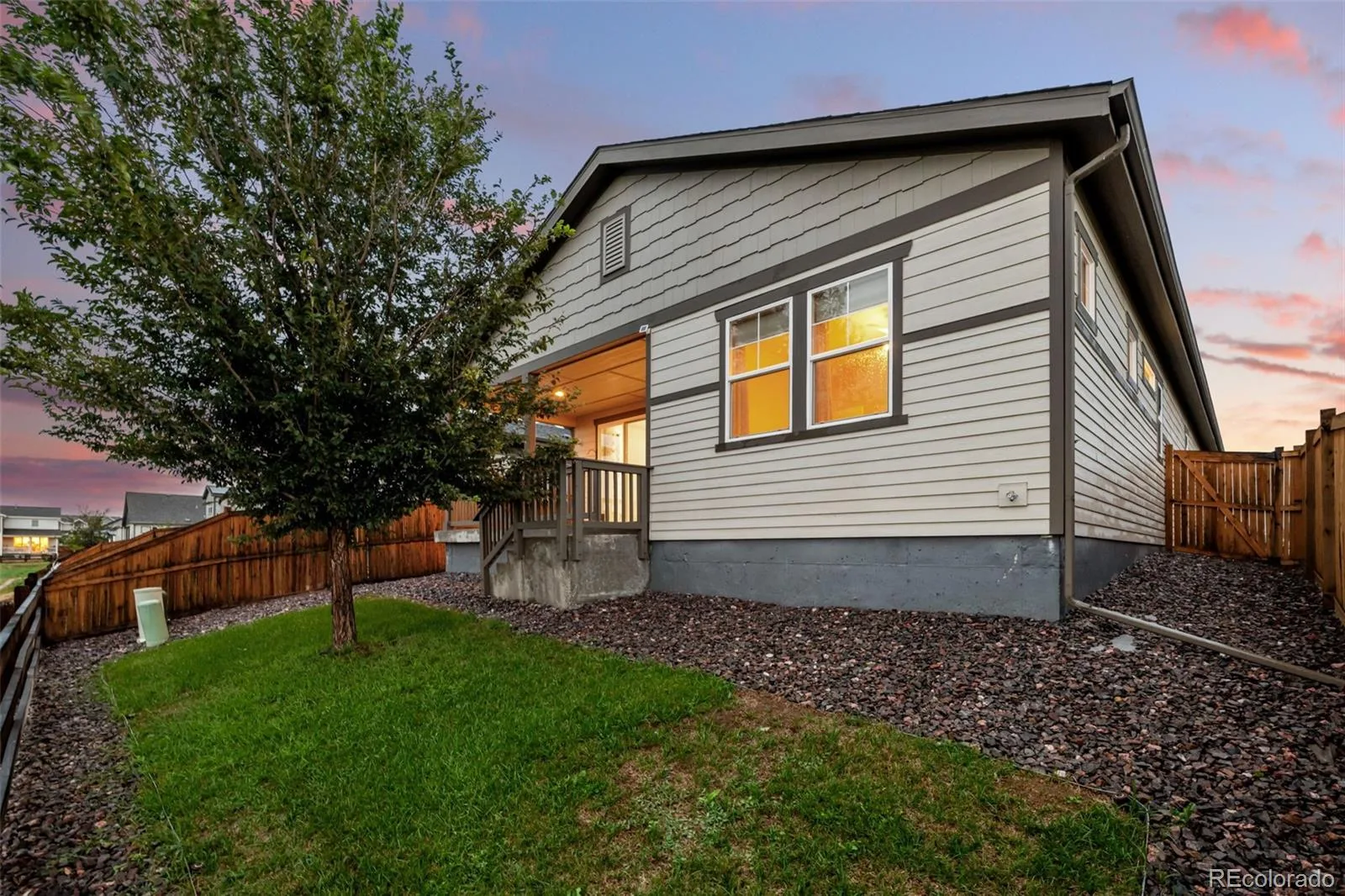 639 N Waterloo Court Aurora CO 80018 | MLS #REC5430177 08272026140418 1600 42
