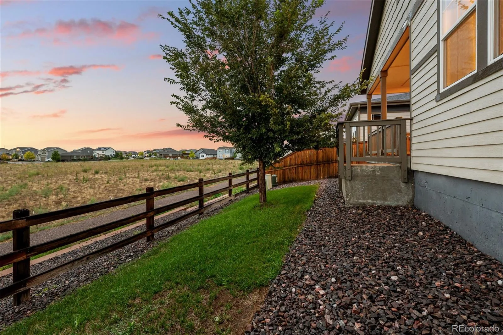 639 N Waterloo Court Aurora CO 80018 | MLS #REC5430177 08272026140418 1600 46