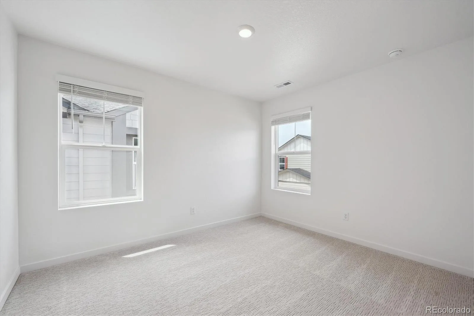 656 N Tempe Street Aurora CO 80018 | MLS #REC5430368 07282026214852 1600 10