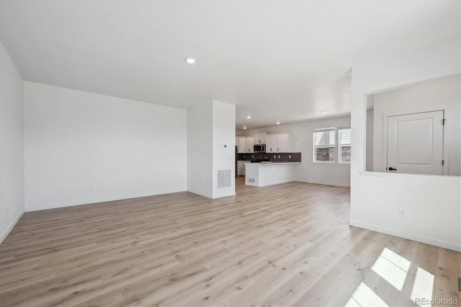 656 N Tempe Street Aurora CO 80018 | MLS #REC5430368 07282026214852 1600 13
