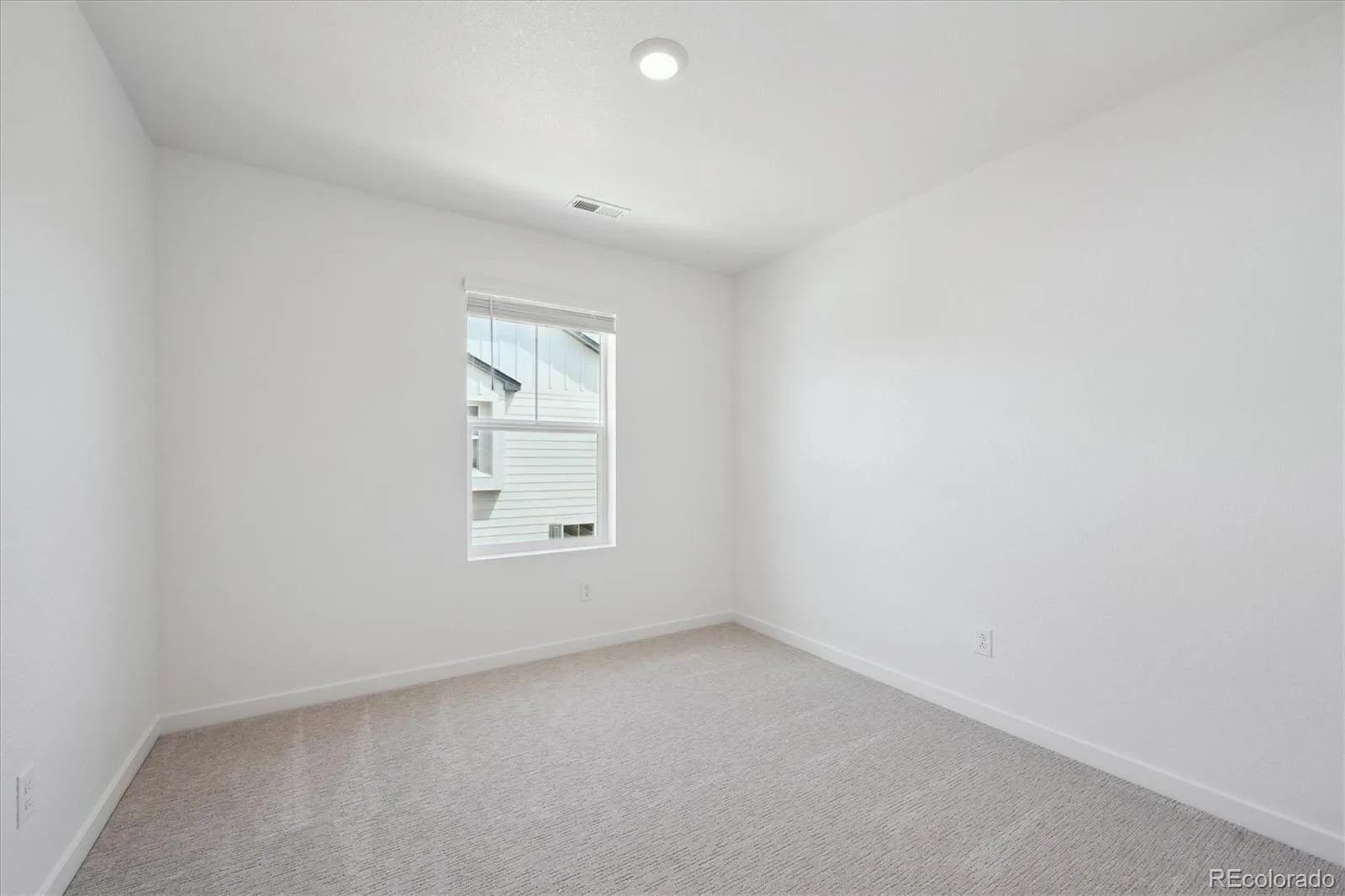 656 N Tempe Street Aurora CO 80018 | MLS #REC5430368 07282026214852 1600 17