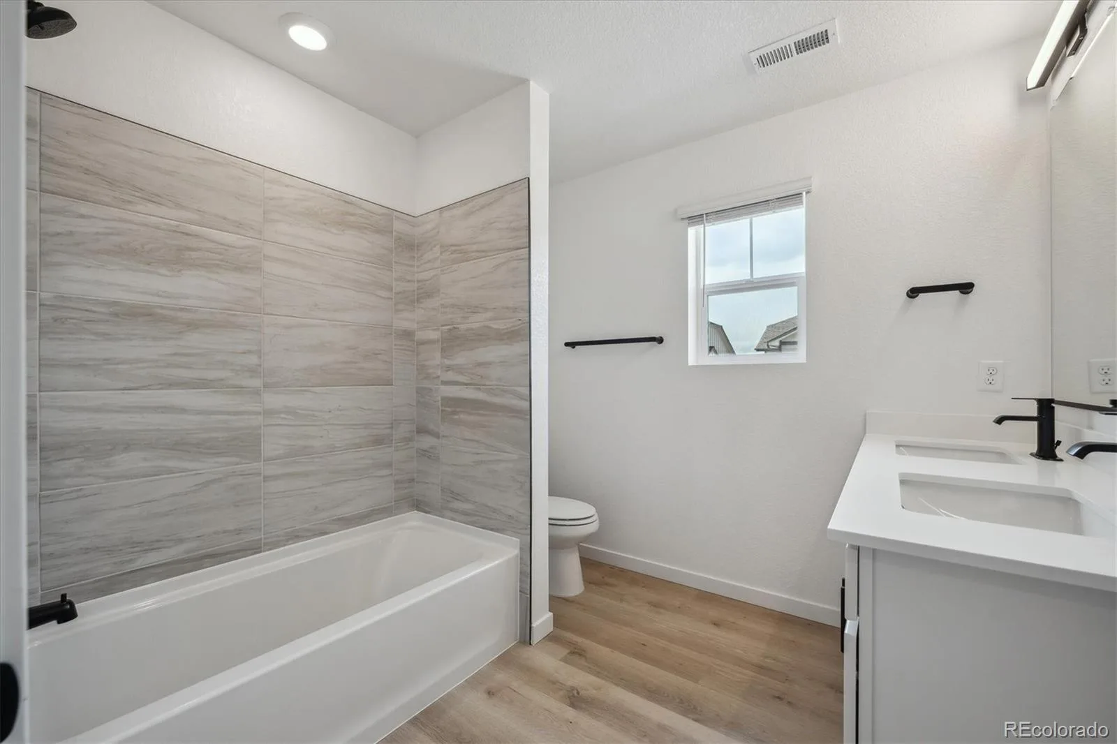 656 N Tempe Street Aurora CO 80018 | MLS #REC5430368 07282026214852 1600 8