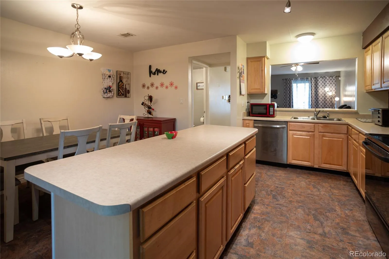1312 S Carson Way Aurora CO 80012 | MLS #REC5430511 05282026152710 1600 18