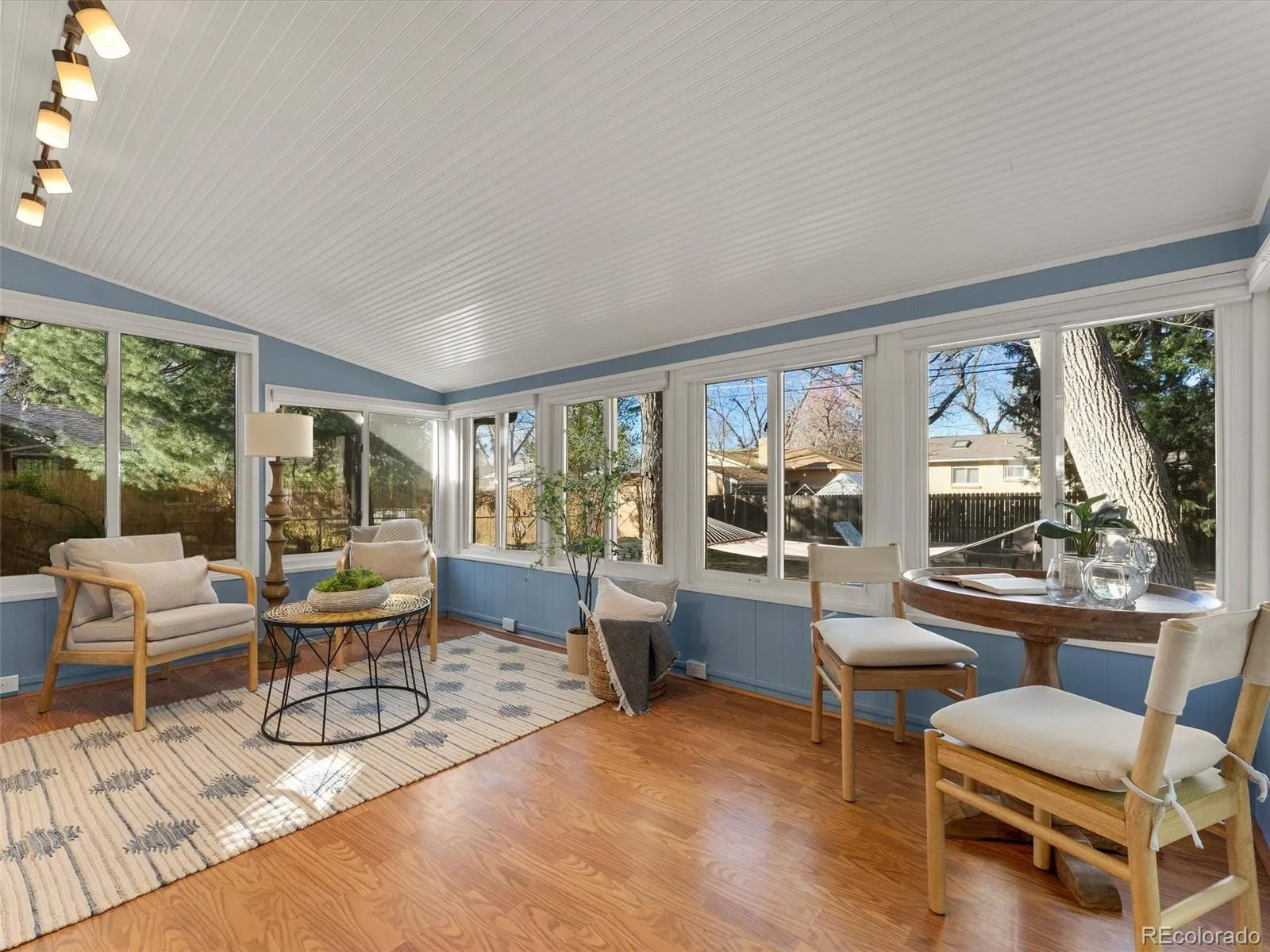 04052026220803 1600 12