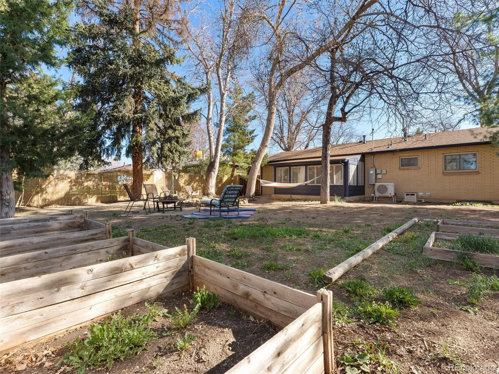 04052026220803 1600 32