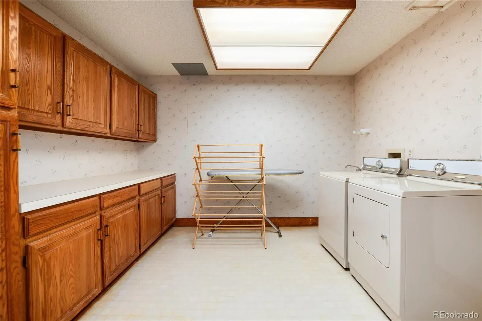 7500 E Dartmouth Avenue #16 Denver CO 80231 MLS #REC5434381 05142025041623 1600 39