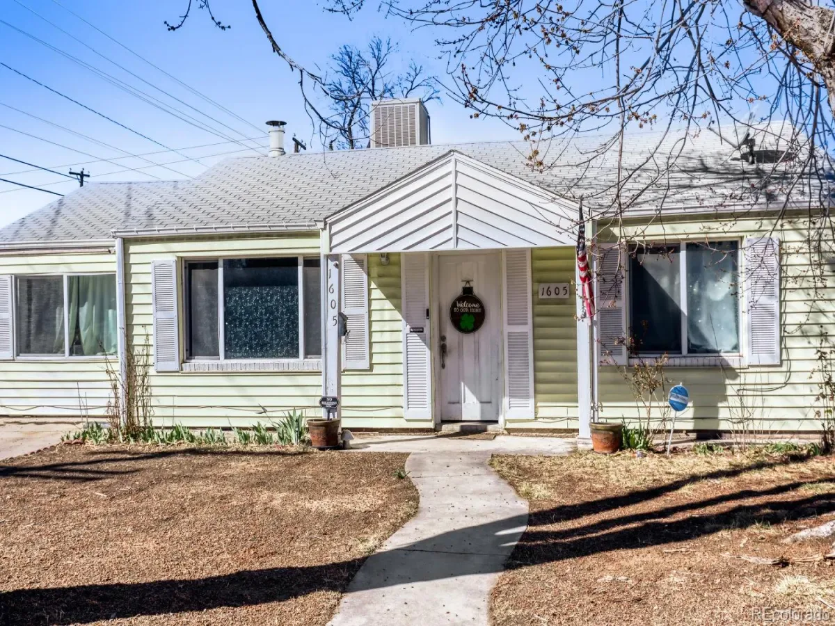 1605 Oakland Street Aurora CO 80010 MLS #REC5434960 03152026010724 1200 1
