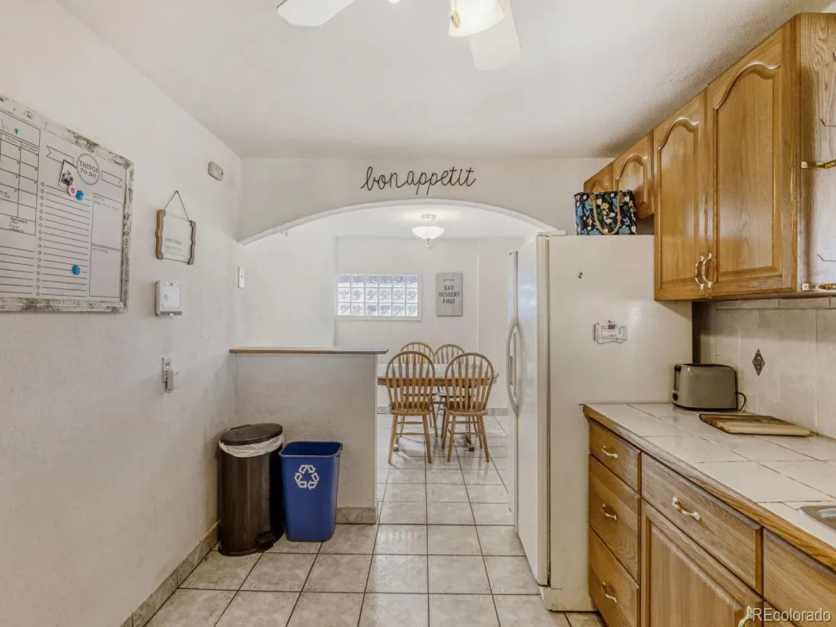 1605 Oakland Street Aurora CO 80010 MLS #REC5434960 03152026010724 1200 13