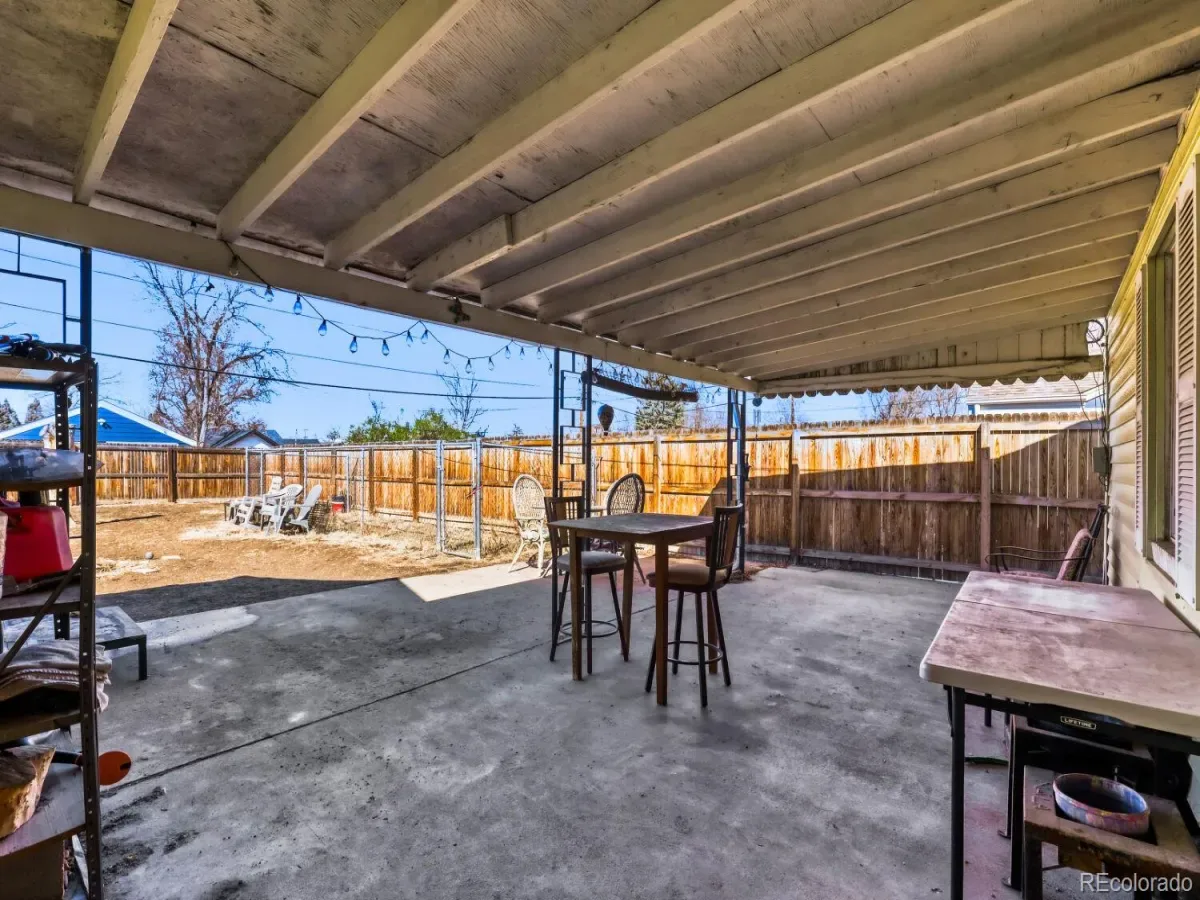 1605 Oakland Street Aurora CO 80010 MLS #REC5434960 03152026010724 1200 23