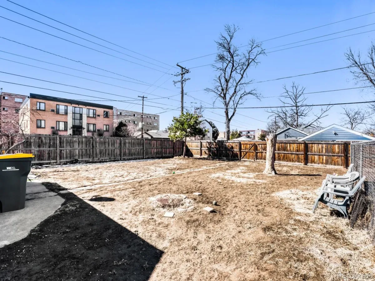 1605 Oakland Street Aurora CO 80010 MLS #REC5434960 03152026010724 1200 24