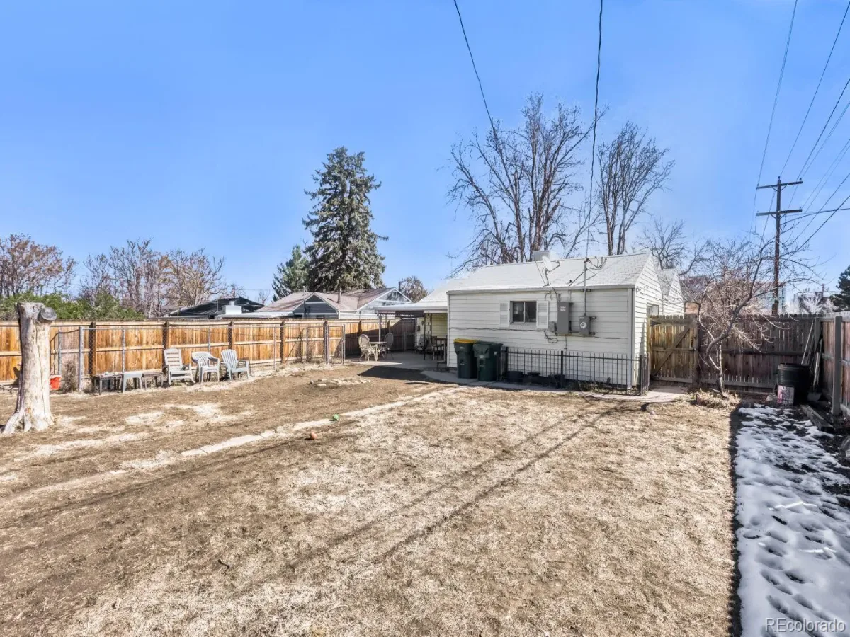 1605 Oakland Street Aurora CO 80010 MLS #REC5434960 03152026010724 1200 26